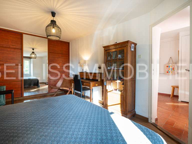 Maison Salon-de-Provence - 5 chambres - 160m²