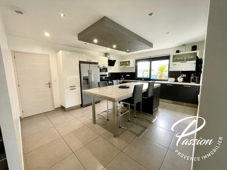 Maison Salon-de-Provence - 8 chambres - 264m²
