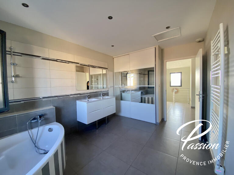 Maison Salon-de-Provence - 8 chambres - 264m²