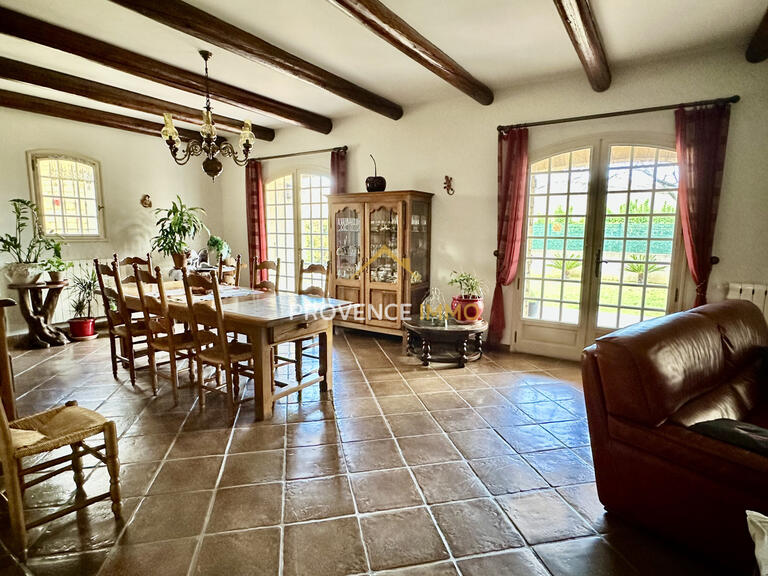 Maison Salon-de-Provence - 5 chambres - 192m²