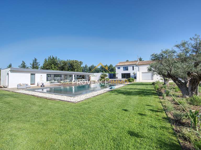 Maison Salon-de-Provence - 3 chambres - 210m²