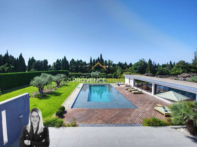Maison Salon-de-Provence - 3 chambres - 210m²