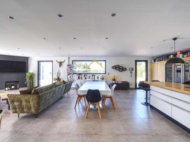 Maison Salon-de-Provence - 3 chambres - 210m²