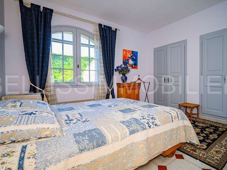 Maison Salon-de-Provence - 4 chambres - 215m²