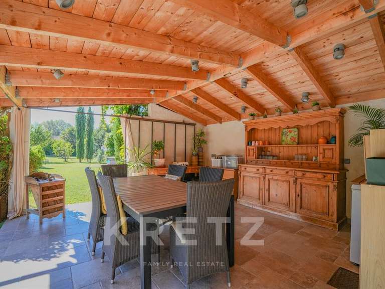 Maison Salon-de-Provence - 6 chambres - 254m²