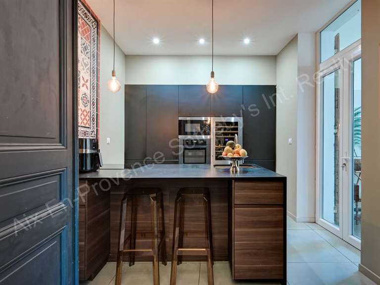 Maison Salon-de-Provence - 4 chambres - 210m²