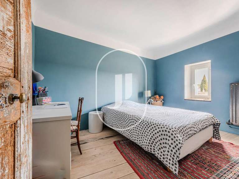Maison Salon-de-Provence - 5 chambres - 300m²