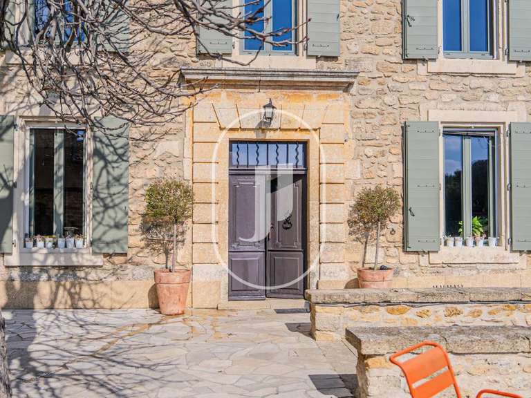 Maison Salon-de-Provence - 5 chambres - 300m²