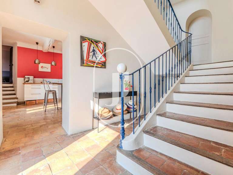 Maison Salon-de-Provence - 5 chambres - 300m²