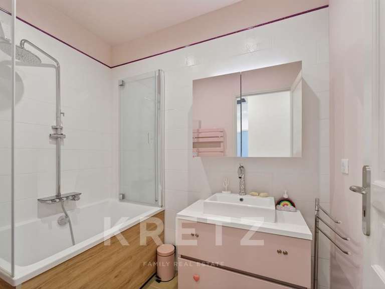 Maison Salon-de-Provence - 6 chambres - 300m²