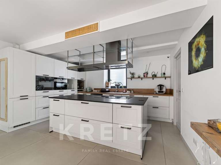 Maison Salon-de-Provence - 6 chambres - 300m²