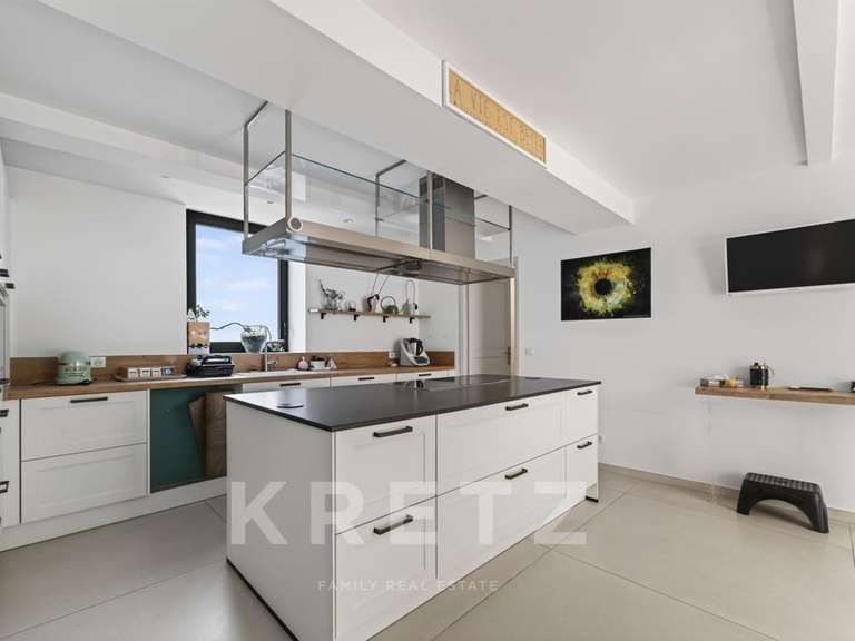 Maison Salon-de-Provence - 6 chambres - 300m²