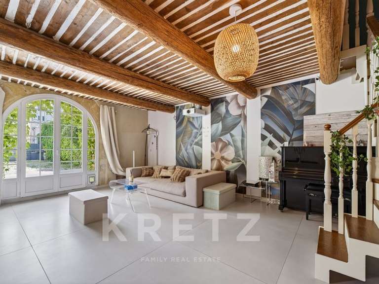Maison Salon-de-Provence - 6 chambres - 300m²