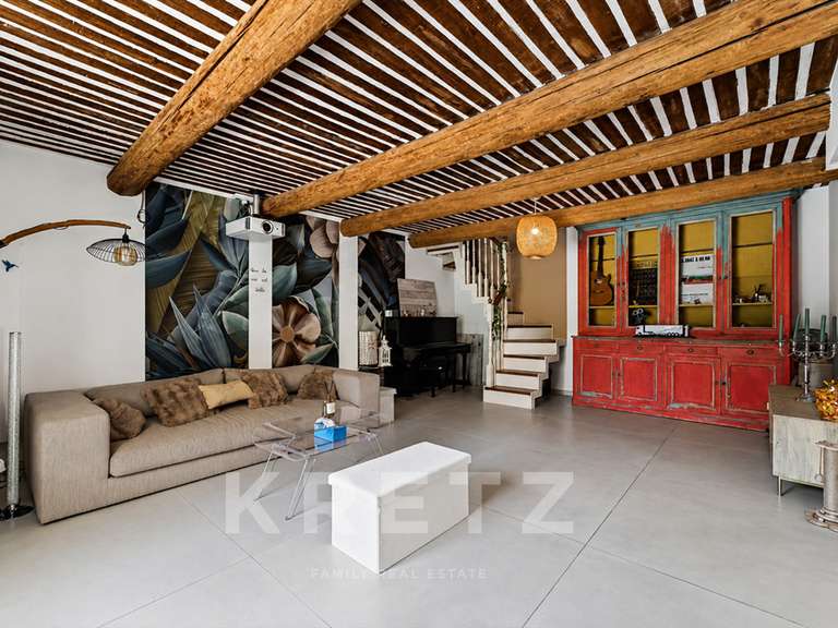 Maison Salon-de-Provence - 6 chambres - 300m²