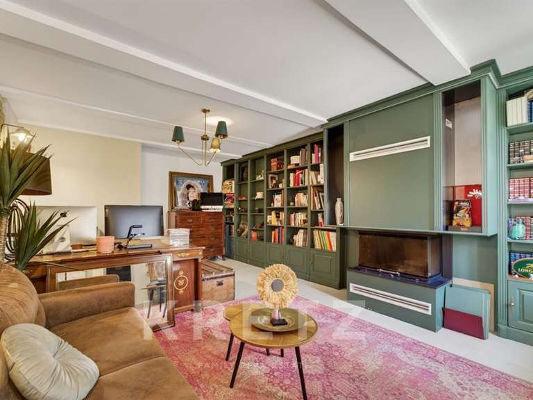 Maison Salon-de-Provence - 6 chambres - 300m²