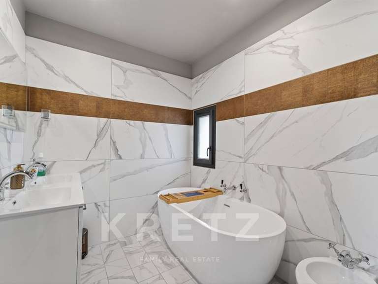 Maison Salon-de-Provence - 6 chambres - 300m²
