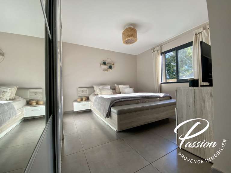 Maison Salon-de-Provence - 8 chambres - 264m²
