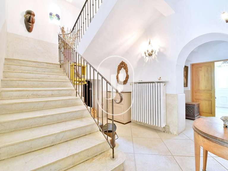 Maison Salon-de-Provence - 7 chambres - 350m²