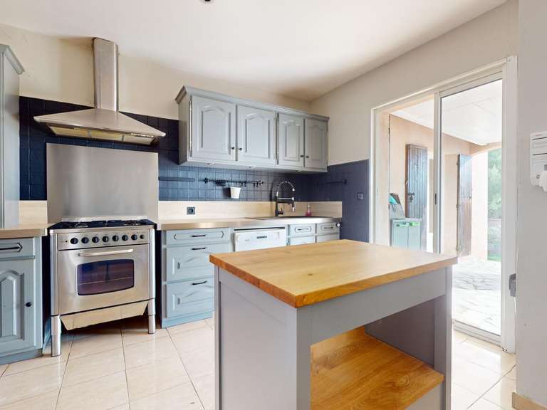 Maison Salon-de-Provence - 5 chambres - 165m²