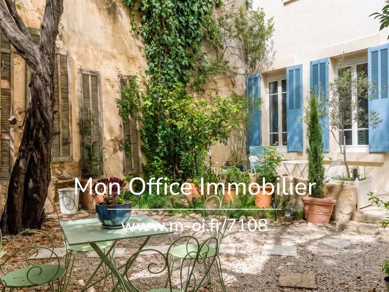 Maison Salon-de-Provence - 6 chambres - 247m²