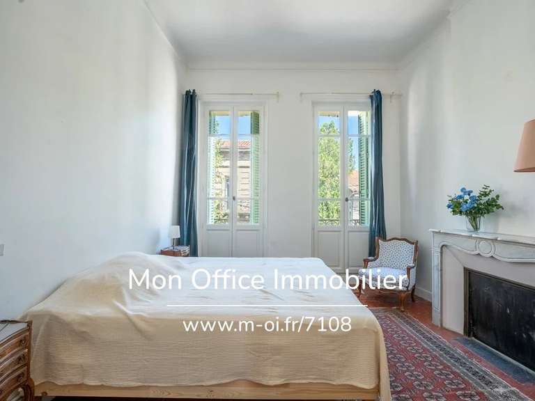 Maison Salon-de-Provence - 6 chambres - 247m²