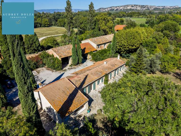 Maison Salon-de-Provence - 7 chambres - 310m²