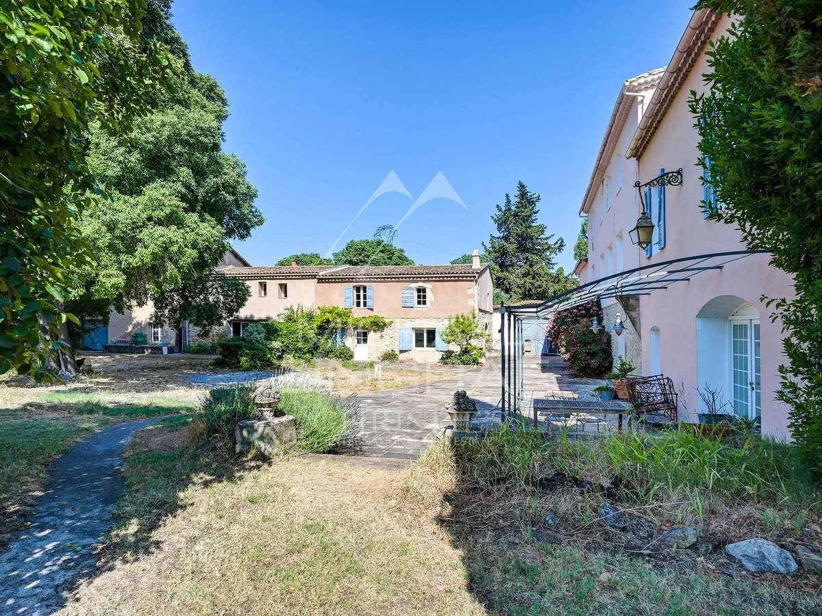 Property Salon-de-Provence