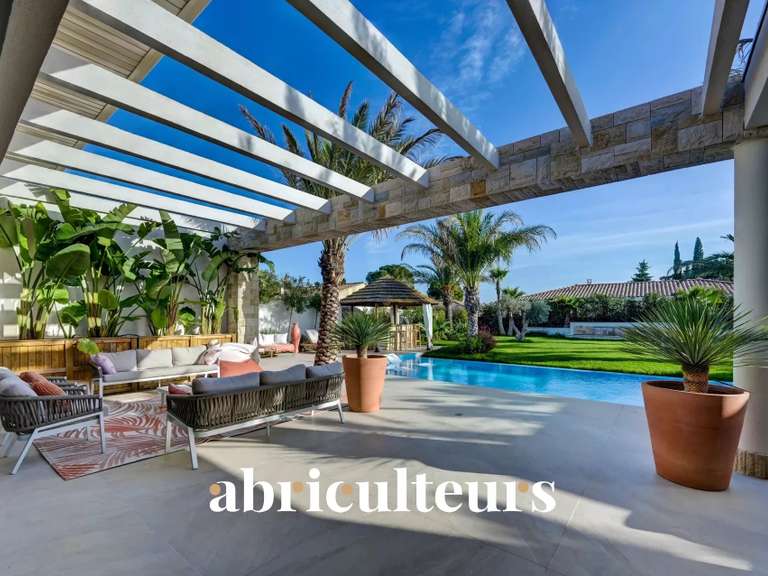 Villa Salon-de-Provence - 3 chambres - 260m²
