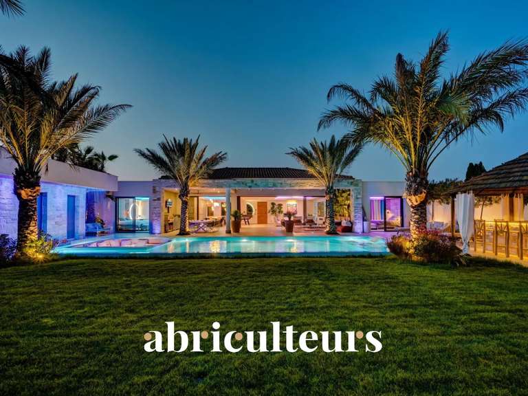 Villa Salon-de-Provence - 3 chambres - 260m²