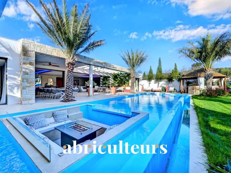 Villa Salon-de-Provence - 3 bedrooms - 260m²