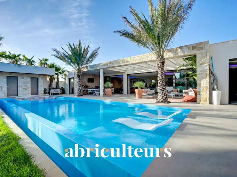 Villa Salon-de-Provence - 3 chambres - 260m²