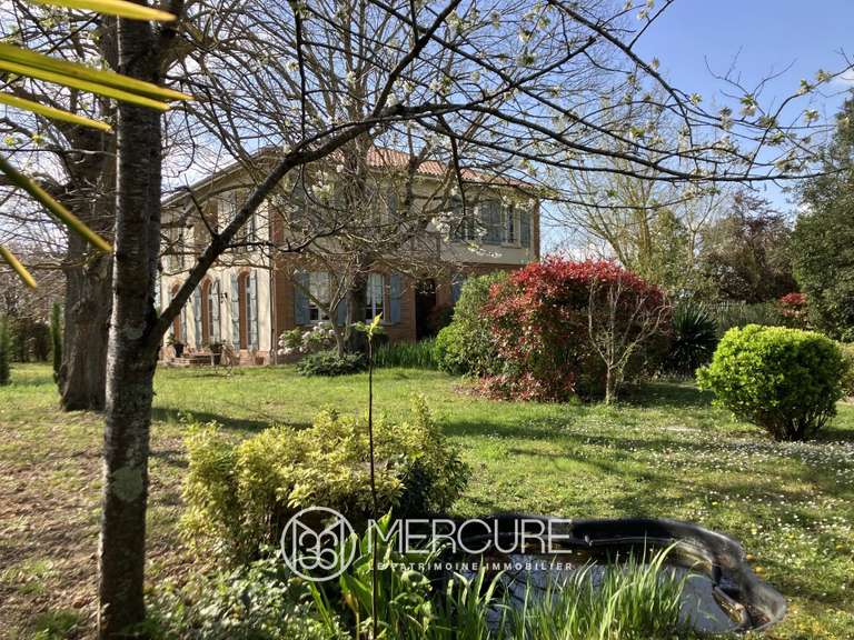 Propriété Samatan - 5 chambres - 270m²