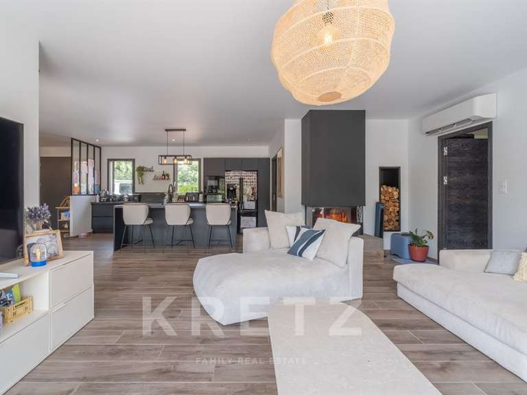 Maison San-Gavino-di-Carbini - 3 chambres - 148m²