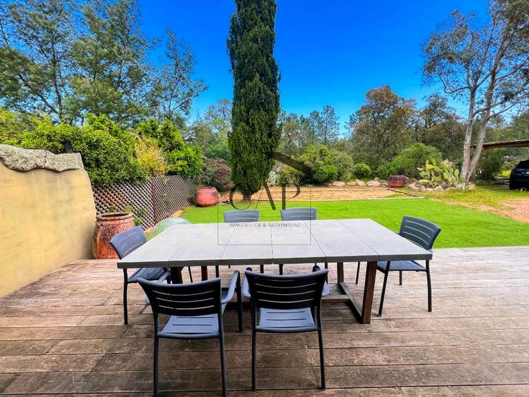 Villa San-Gavino-di-Carbini - 3 chambres - 129m²