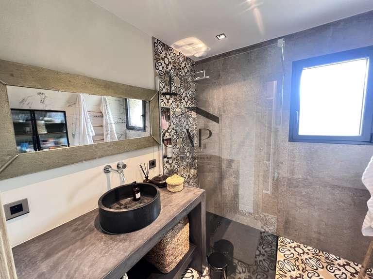 Villa San-Gavino-di-Carbini - 3 chambres - 129m²