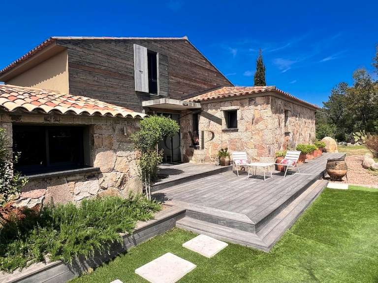 Villa San-Gavino-di-Carbini - 3 chambres - 129m²