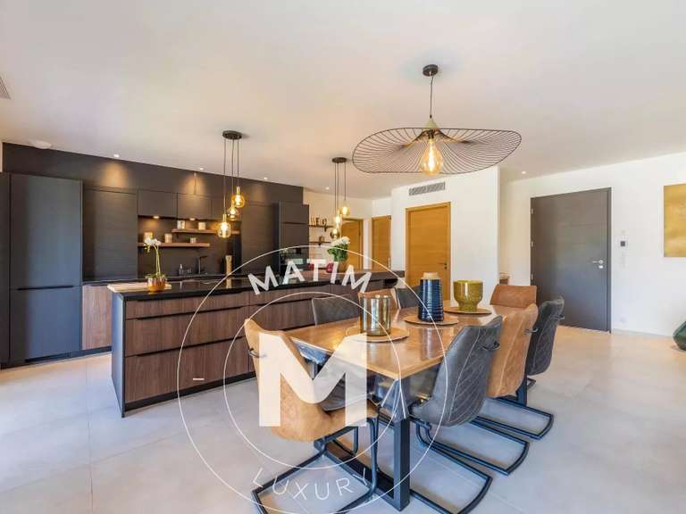 Villa San-Gavino-di-Carbini - 3 bedrooms - 1500m²