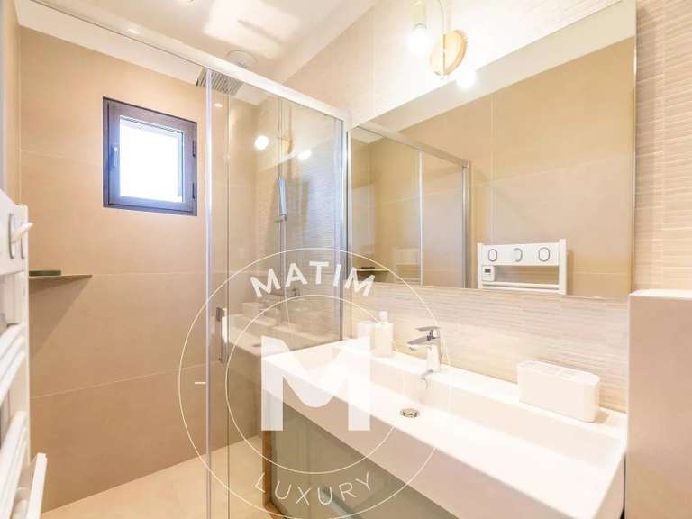 Villa San-Gavino-di-Carbini - 3 bedrooms - 1500m²