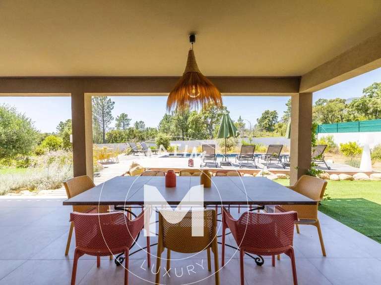 Villa San-Gavino-di-Carbini - 3 bedrooms - 1500m²