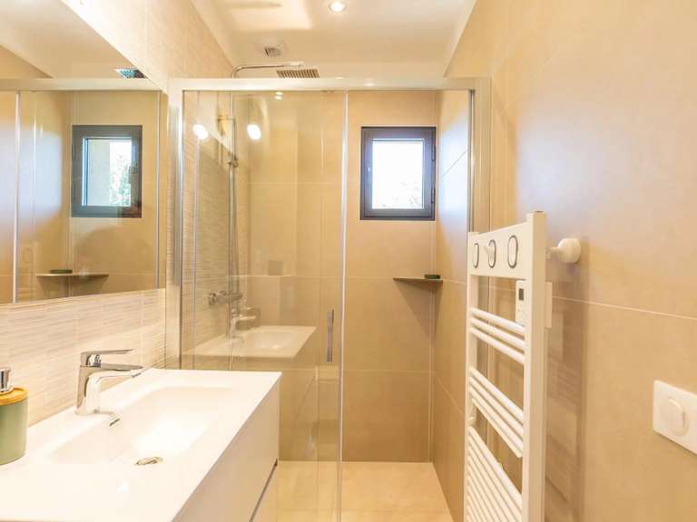 Villa San-Gavino-di-Carbini - 3 bedrooms - 1500m²