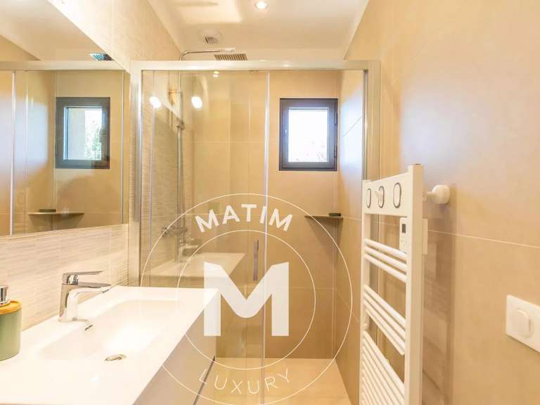 Villa San-Gavino-di-Carbini - 3 bedrooms - 1500m²