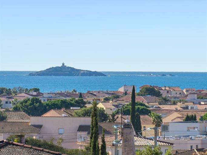 Apartment with Sea view Sanary-sur-Mer - 4 bedrooms - 224m²