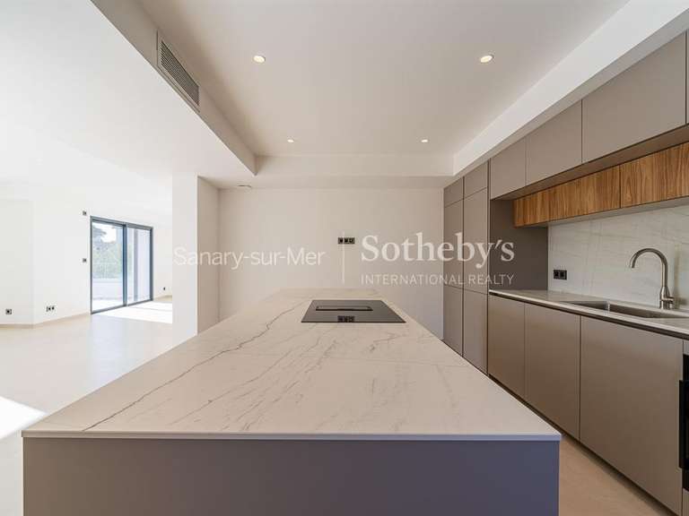 House Sanary-sur-Mer - 4 bedrooms - 204m²