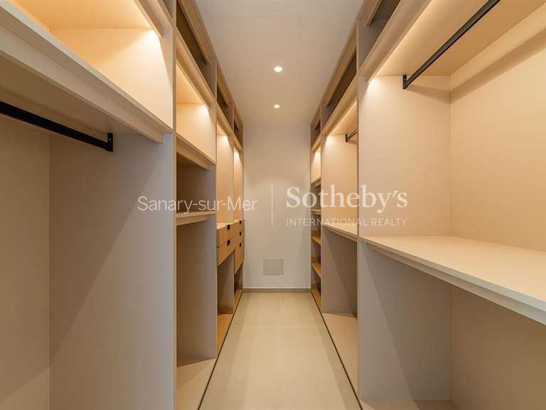 House Sanary-sur-Mer - 4 bedrooms - 204m²