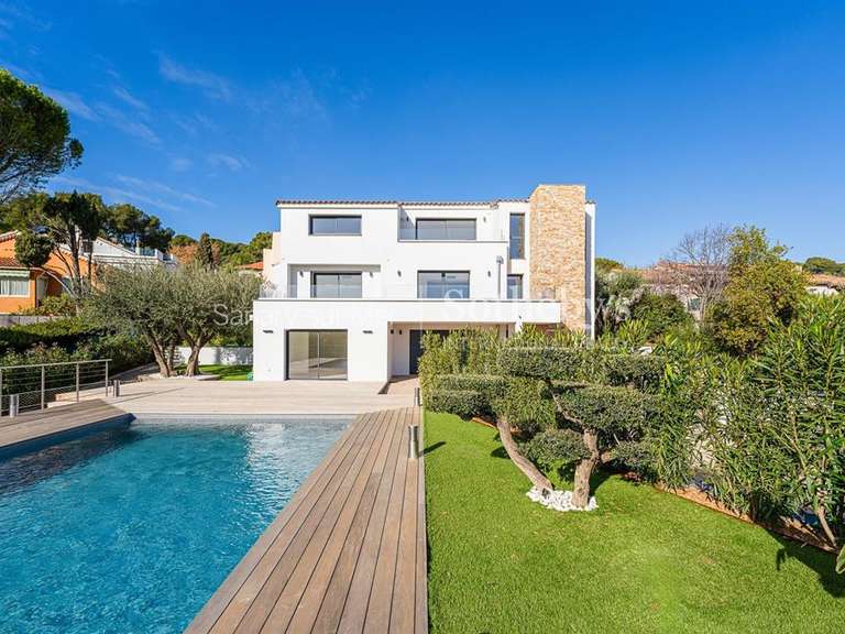 House Sanary-sur-Mer - 4 bedrooms - 204m²