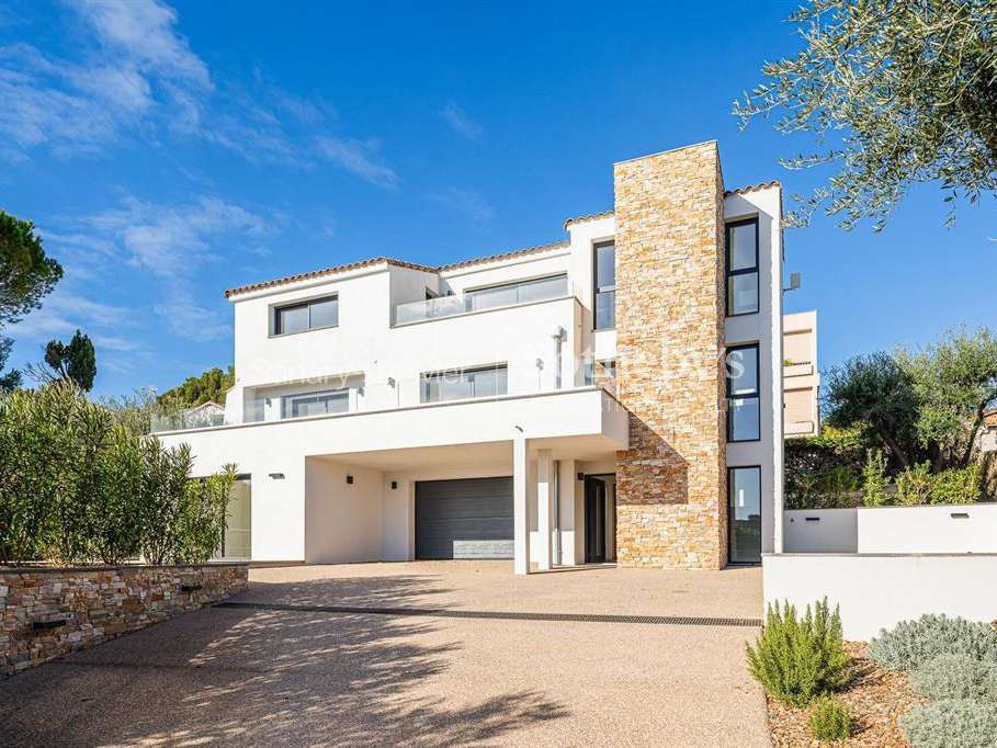 House Sanary-sur-Mer