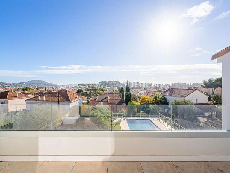 House Sanary-sur-Mer - 4 bedrooms - 204m²