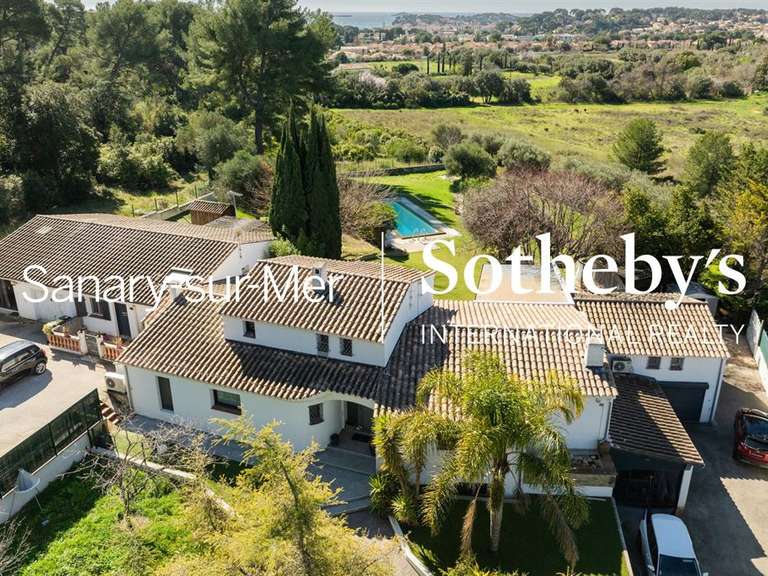 House Sanary-sur-Mer - 7 bedrooms - 453m²