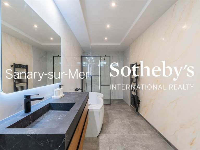 House Sanary-sur-Mer - 4 bedrooms - 215m²