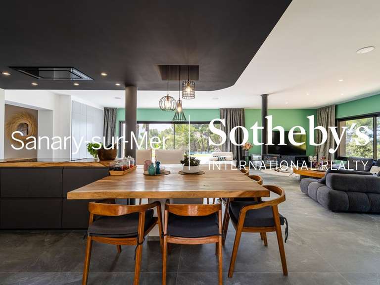 Maison Sanary-sur-Mer - 5 chambres - 341m²